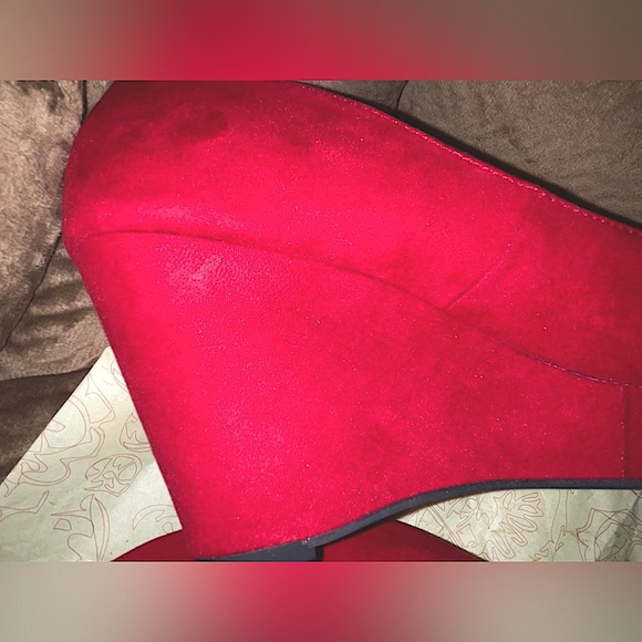 Red Suede Wedge Heels — American Rag - Picture 5 of 14